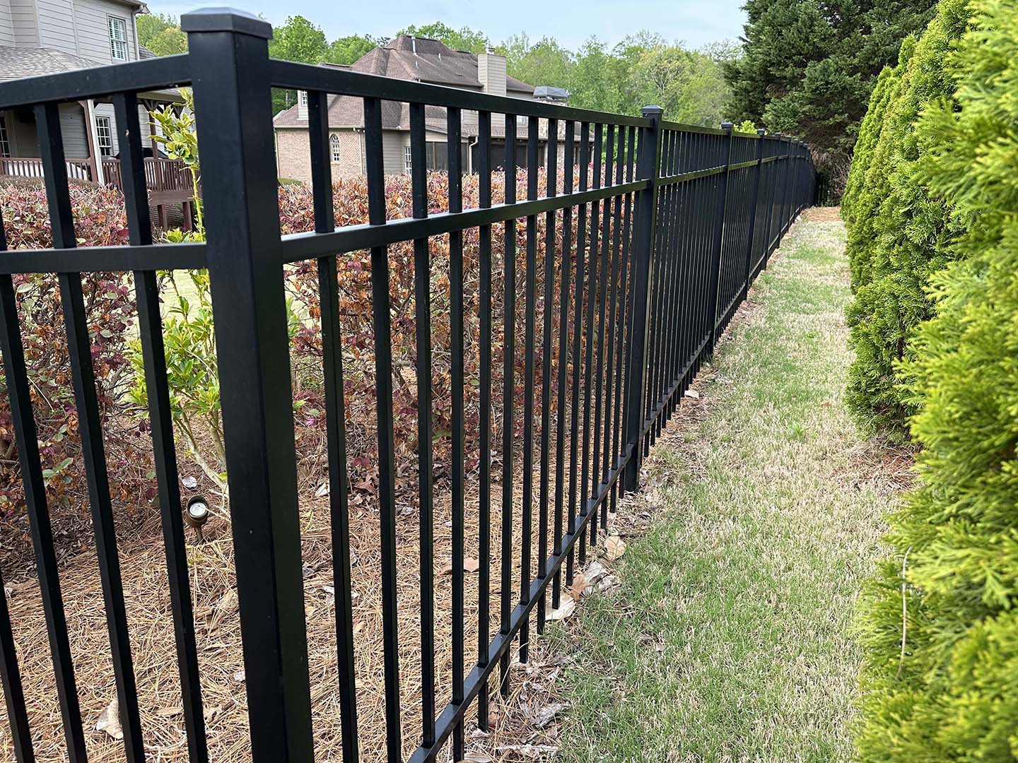Residential aluminum fence contractor in Birmingham Alabama